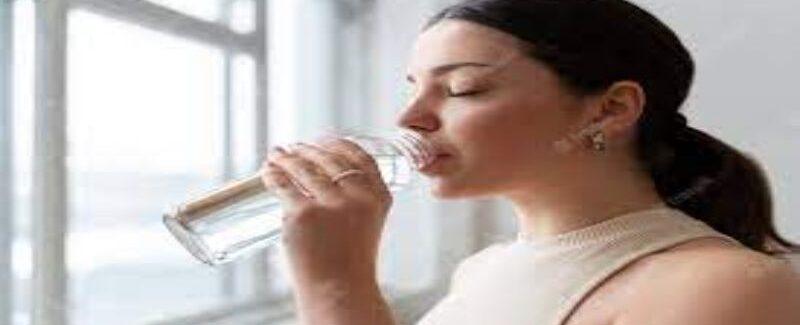 How Much Water Should We Drink Every Day To Stay Hydrated In The Summer Season?